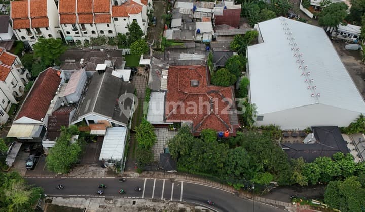 Rumah Premium Langka di Kemang - Lahan Besar, Potensi Komersial (Nb)