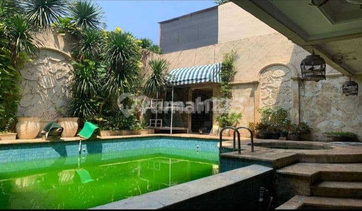 Rumah Mewah di Simprug Golf Senayan Lokasi Premium Jakarta