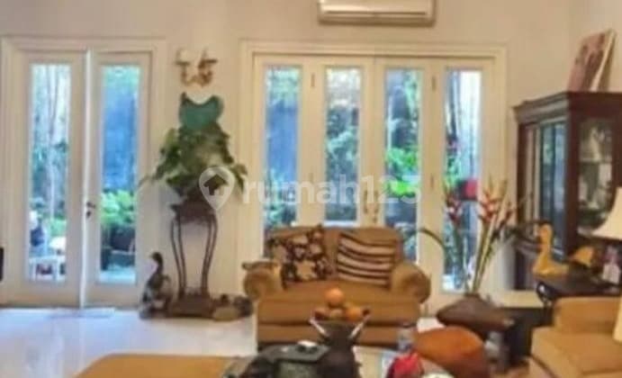 Rumah Mewah dan Istimewa di Kebayoran Baru Jakarta Selatan (IR)