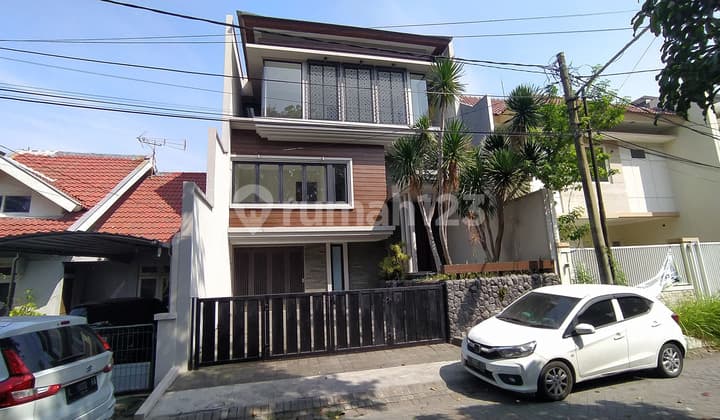 Rumah 3 Lantai Modern Style Galaxi Bumi Permai