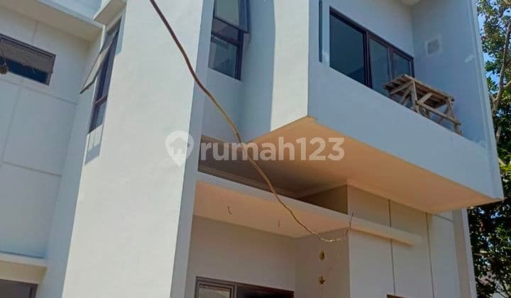 Dijual rumah 2 lantai 800 jutaandi Cilodong Depok