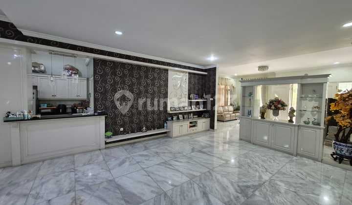 Rumah Hoki di Pantai Mutiara Pluit 2 Lantai Marmer Semi Furnished SHM Rapi Siap Huni Terawat Nego