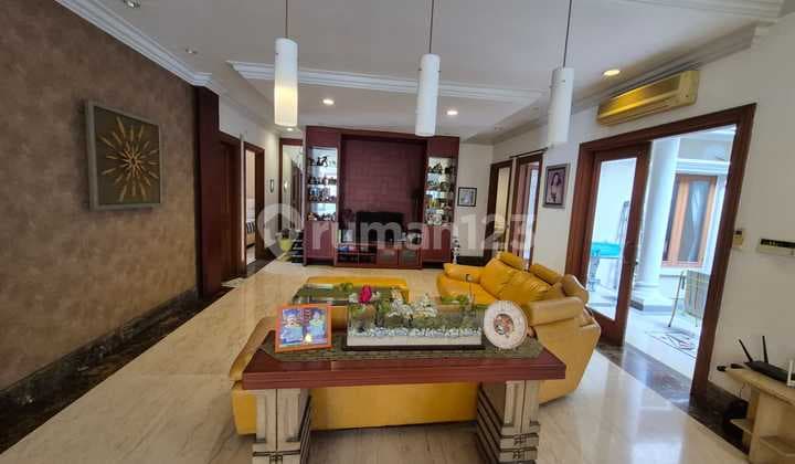 Rumah Hook Modern 3 Lantai Jalur Utama Villa Permata Gading Furnished