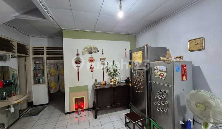 Rumah Standard 2 Lantai dan 4 Kamar dekat Mall Kelapa Gading Harga Miring