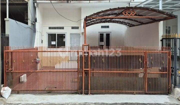 Rumah Murah dan Bagus 1,5 Lantai Dekat Mall Kelapa Gading Siap Huni