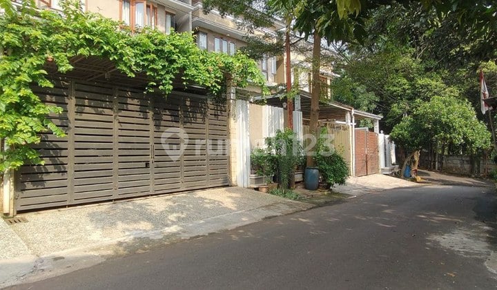 DD336 Rumah Bagus Terawat 200 m2 Cilandak Jakarta Selatan