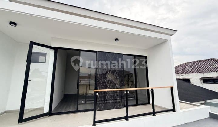 New Minimalist Modern House in Riung Bandung