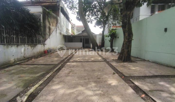 Rumah Hitung Tanah di Mainroad Riau Bandung