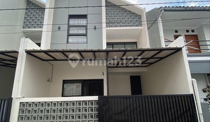 Rumah Baru Siap Huni di Mars Margahayu Raya Metro