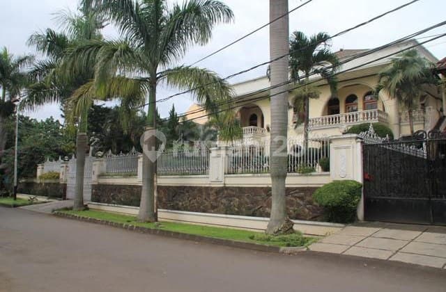 Spacious House in Tubagus Ismail Near ITB Suitable for Boarding House