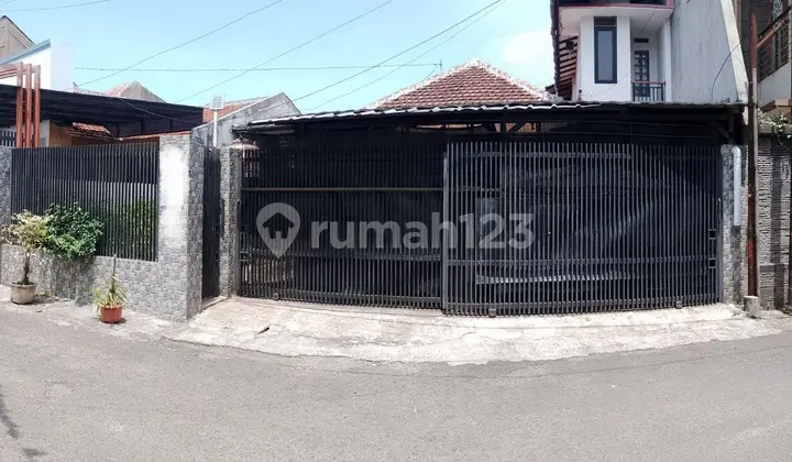 Rumah di Turangga Martanegara Lengkong