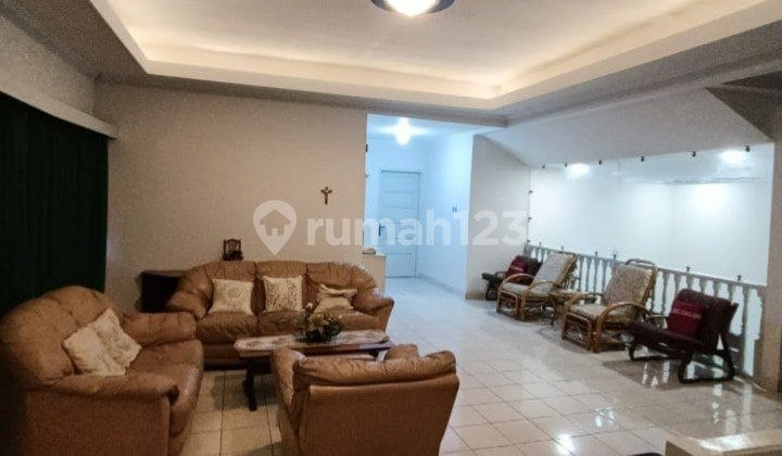 Rumah di Sayap Dago Juanda Dekat Gedung Sate