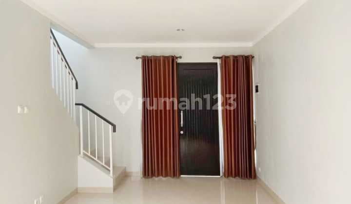 Rumah Lokasi Strategis Dalam Cluster Dekat Graha Raya
