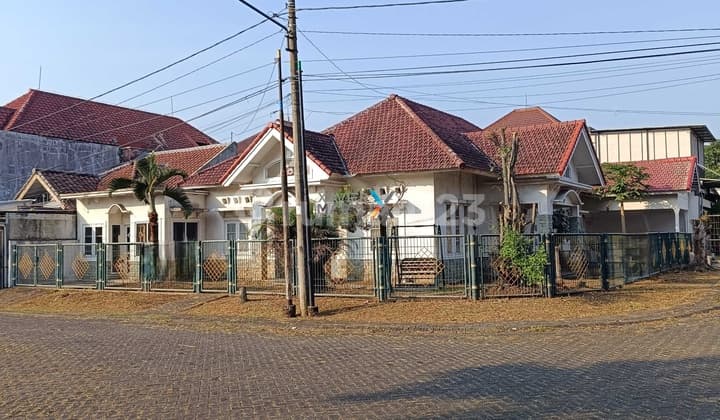 For Sale: Strategic Corner House in the Front Block of Pondok Blimbing Indah, Araya Malang