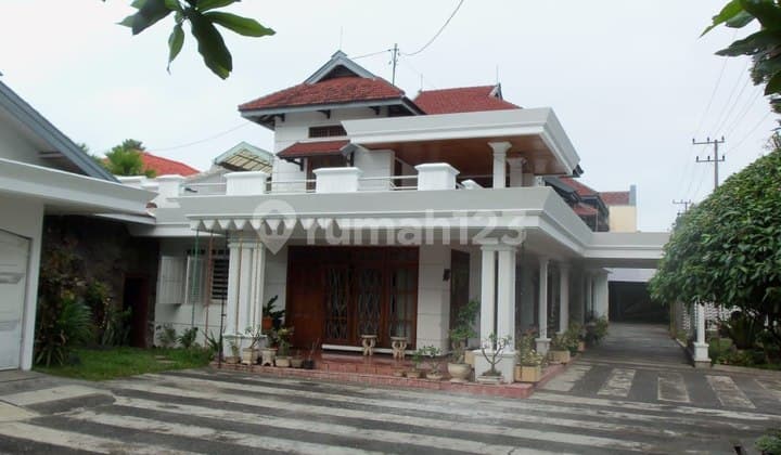 Classic Klojen Malang House Near Gajahmada Graha Hotel