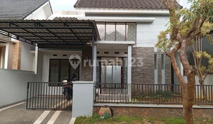 Minimalist House Near Machung at Villa Puncak Tidar Malang
