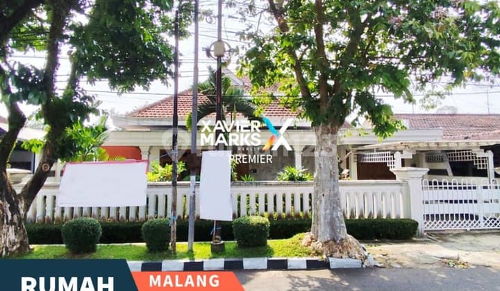 Rumah Klasik Lokasi Tengah Kota di Jl Jombang Malang