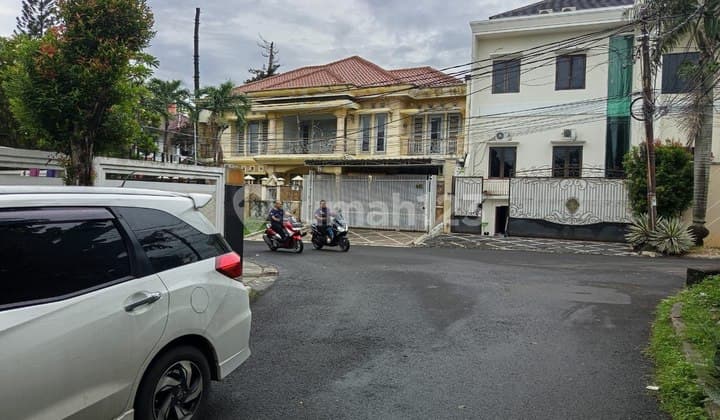 Jk463 Grand 2-Story House with Strategic Location in Duren Tiga Complex