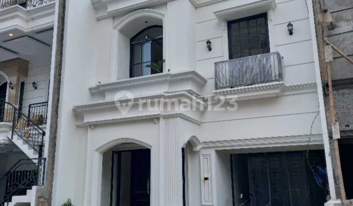 Mbv156 Rumah 2,5 Lt + Rooftop American Classic Modern di Ciganjur