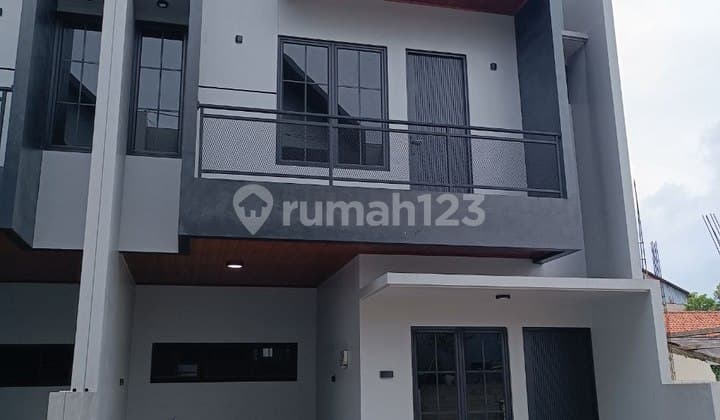 918 New Beautiful House 2 LT ROAD ACCESS lega in Ciledug, Tangerang