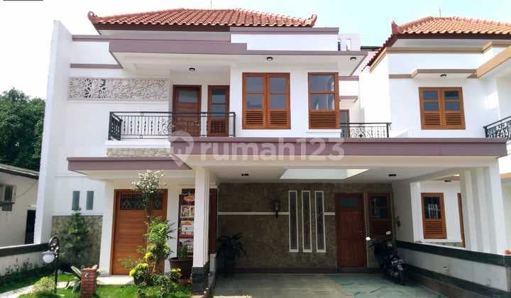 764 Rumah 2 Lt Mewah Modern Bangunan Berkualitas di Pancoran Mas