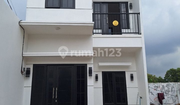 806 Cluster Baru 2 Lt. Lokasi Strategis di Kalisari, Pasar Rebo - Jakarta Timur