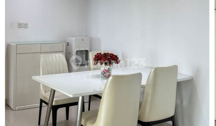 Cheap 2 Bedroom Furnished Nice Apartment in Gatot Subroto