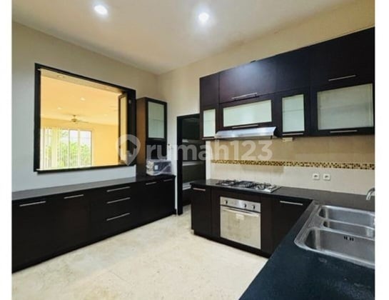 Rumah Murah 2 Lantai Semi Furnished Bagus di Teladan Fatmawati