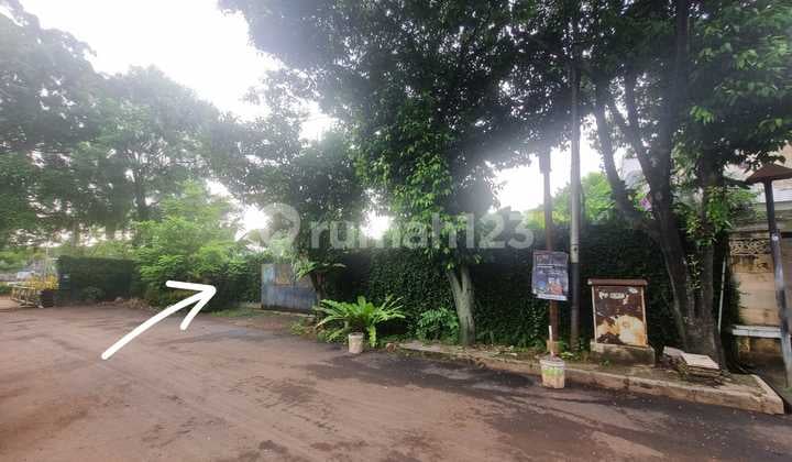 Cheap Land in Elite Area, Ambassadors' and Former Ministers' Houses in Patra Kuningan