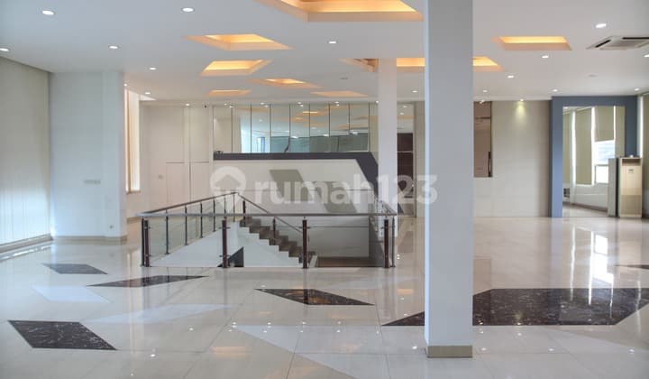 Ruang Kantor Murah 2 Lantai Lux Strategis Luas 320 M2 di Peta