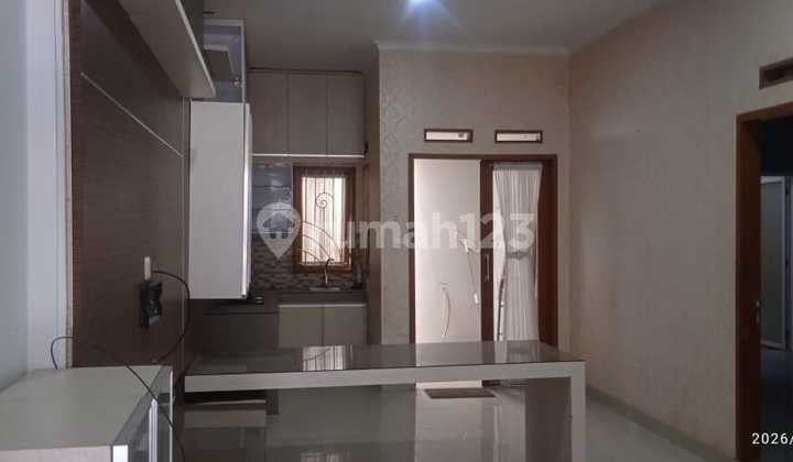 Rumah Murah 2 Lantai Siap Huni Bagus One Gate System di Antapani