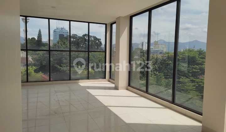 Cheap 4-Storey Business Space, Good SHM, Main Road Dewi Sartika