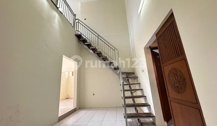 Rumah Murah 2 Lantai Siap Huni Bagus Shm Di Griya Kuning Asri