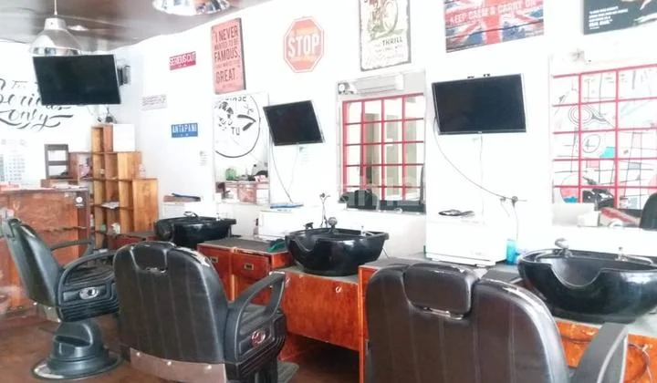 Cheap 2-Story Business Space, Good, Spacious 160.0 M², SHM in Antapani