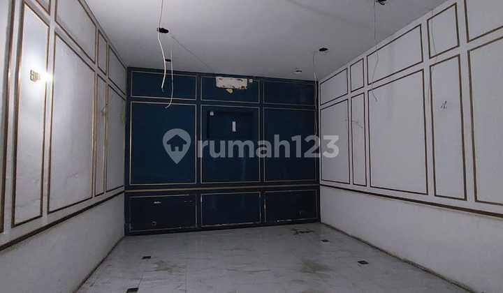 Ruang-Usaha Murah Bagus Strategis Luas 1100.0 M² di Sayap Dago