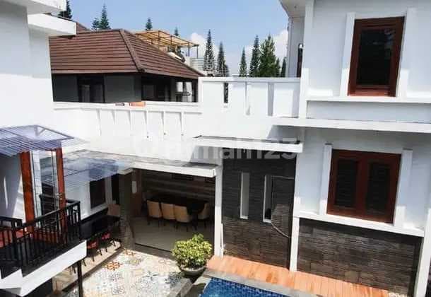 Waw Rumah Villa di Resor Dago Pakar Siap Huni 3 Lantai Swimming Pool View Bandung