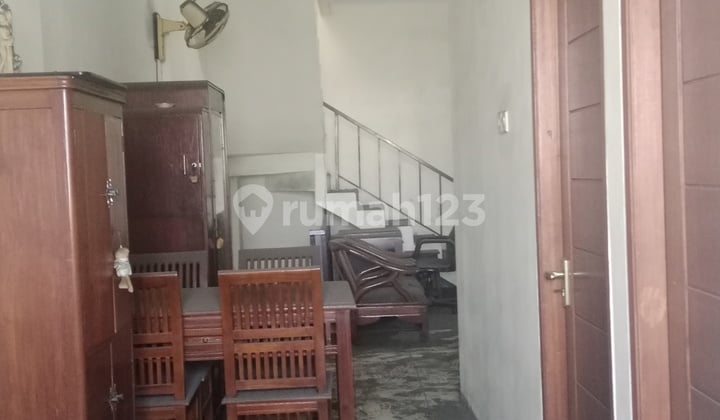 Quick Sale 3-Storey House in Jembatan Lima Quick Sale 3-Storey House in Jembatan Lima