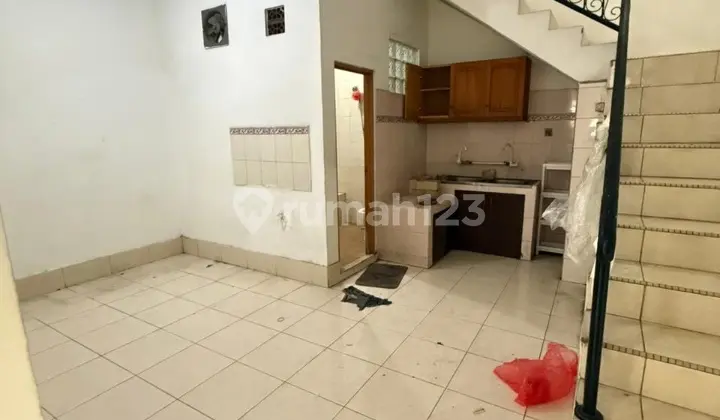 For Rent: Dwiwarna Mangga Besar House, Ready to Occupied, 2 Floors