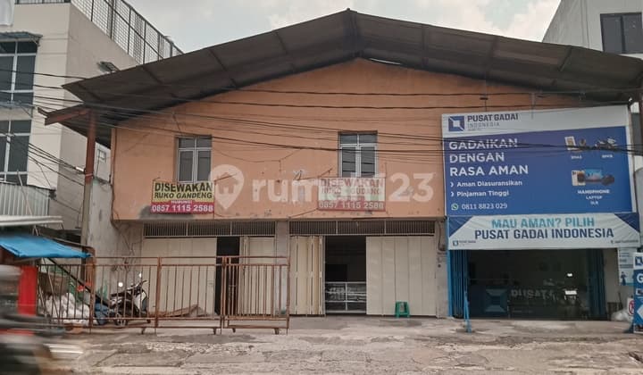 Warehouse for rent including shop house.