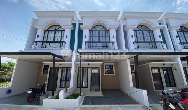 Rumah Gaya Eropa Klasik di Buah Batu Bandung