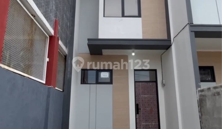 Rumah 2 Lantai Cuma 5 Menit Dari Jl Soekarno Hatta Bandung