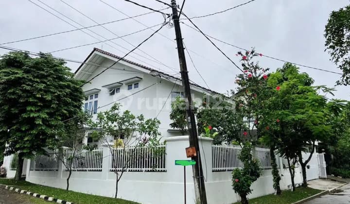Turun Harga Rumah Asri 2 Lantai Hadap Utara Siap Huni di Cinere Estate