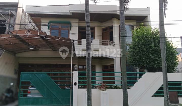 Rumah 2 Lantai di Dalam Perumahan Mewah Villa Cibubur Indah