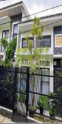 Rumah Cantik 2 Lantai Hoek Di Bambu Apus Jaktim