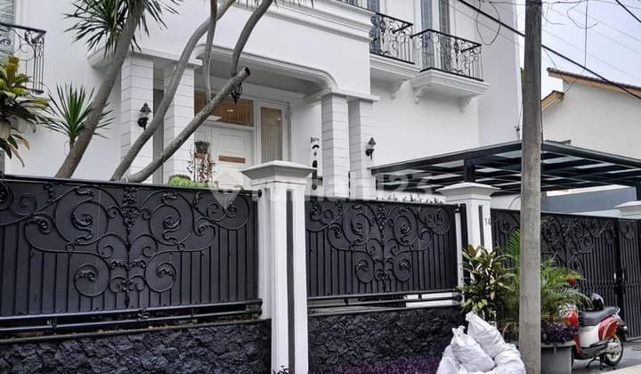 Rumah 2 lantai siap huni di Bintaro Sektor 9 Tangerang Selatan