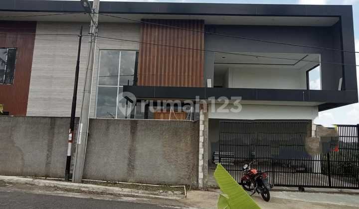 Murah Rumah 2 Lantai Luas di Kuningan Jawa Barat