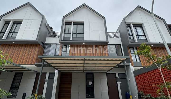 Rumah Cantik 3 Lantai Siap Huni di Kota Wisata Cibubur