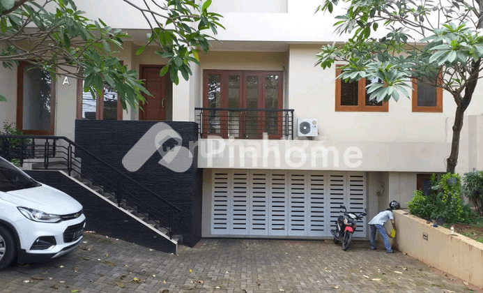 For Rent Winville Residence Cluster House in Lebak Bulus, Spacious with Swimming Pool