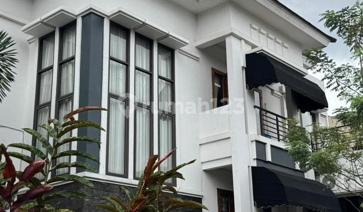 Dijual Rumah di The Green BSD 2 Lantai Hoek Lt250m SHM