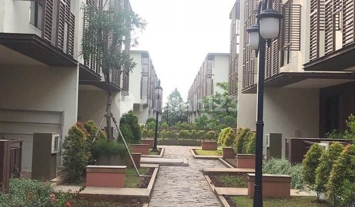 Rumah 3 lantai bagus di BSD Greenwich Whelford semi furnished